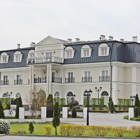 Hotel Toscania Wloszakowice Экстерьер фото